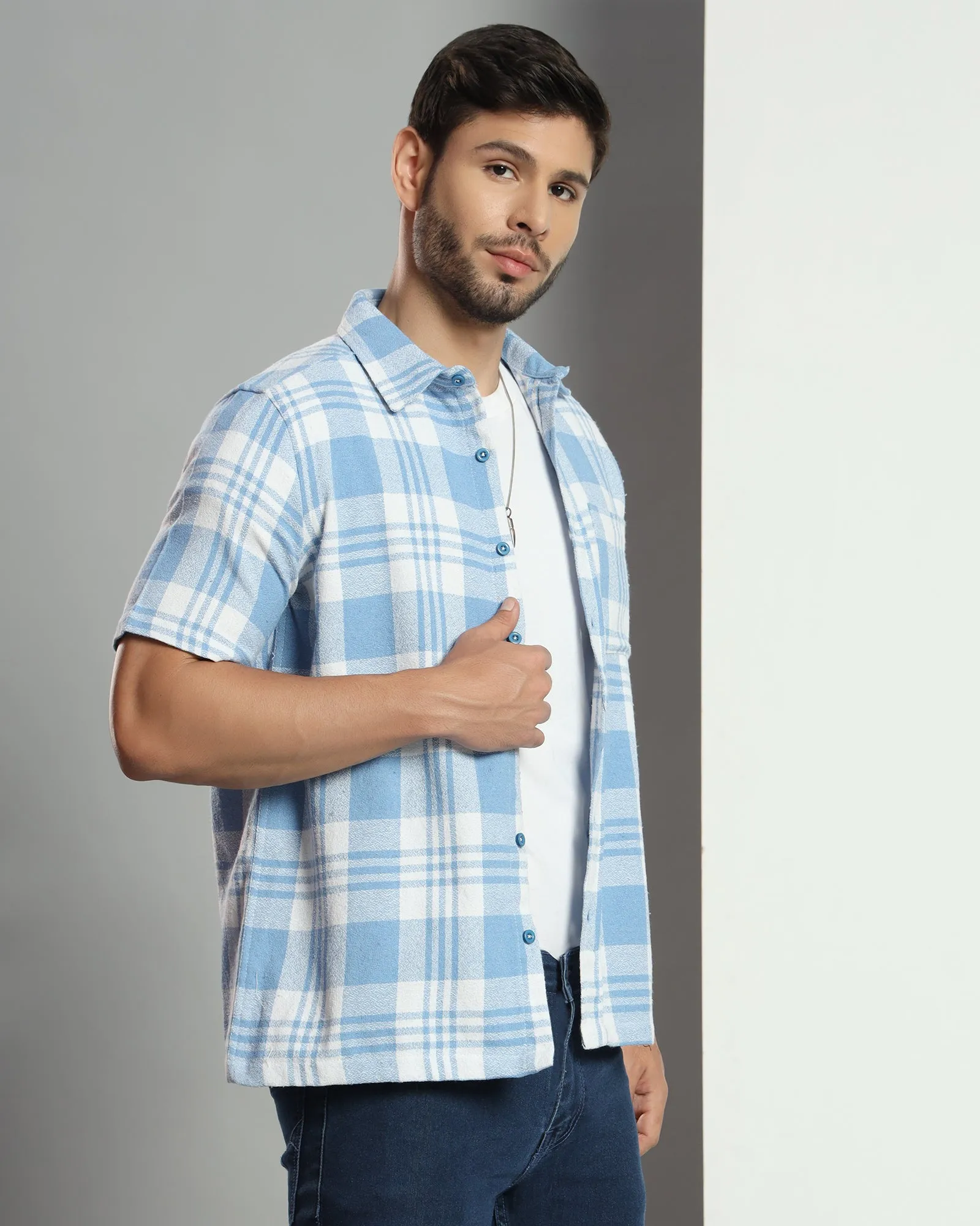 Chimpaaanzee Men Blue & White Regular Fit Shirt