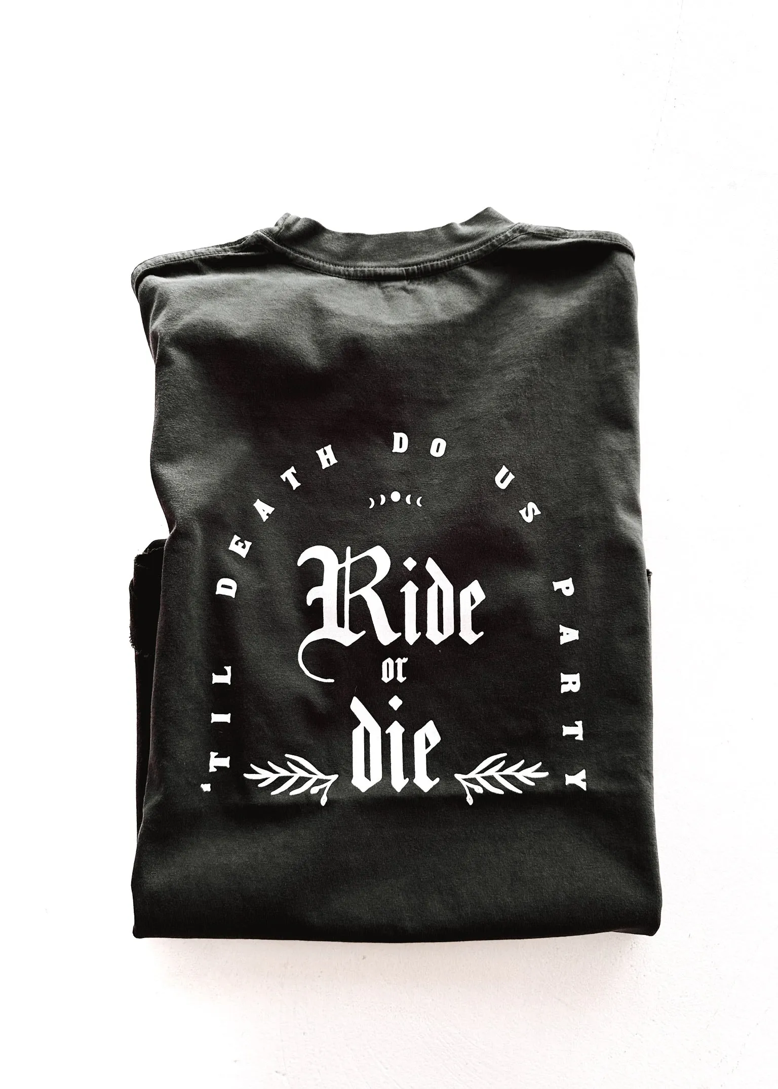 GOTHIC RIDE OR DIE SIDE SLIT TEE