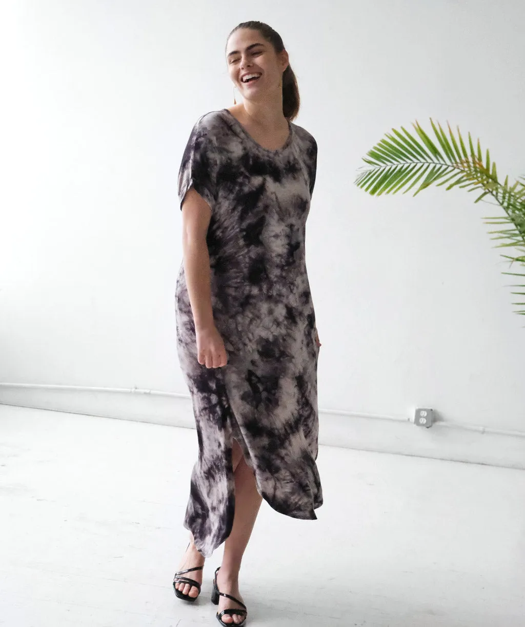 KRIS tie-dye relaxed dress in Grey Multi