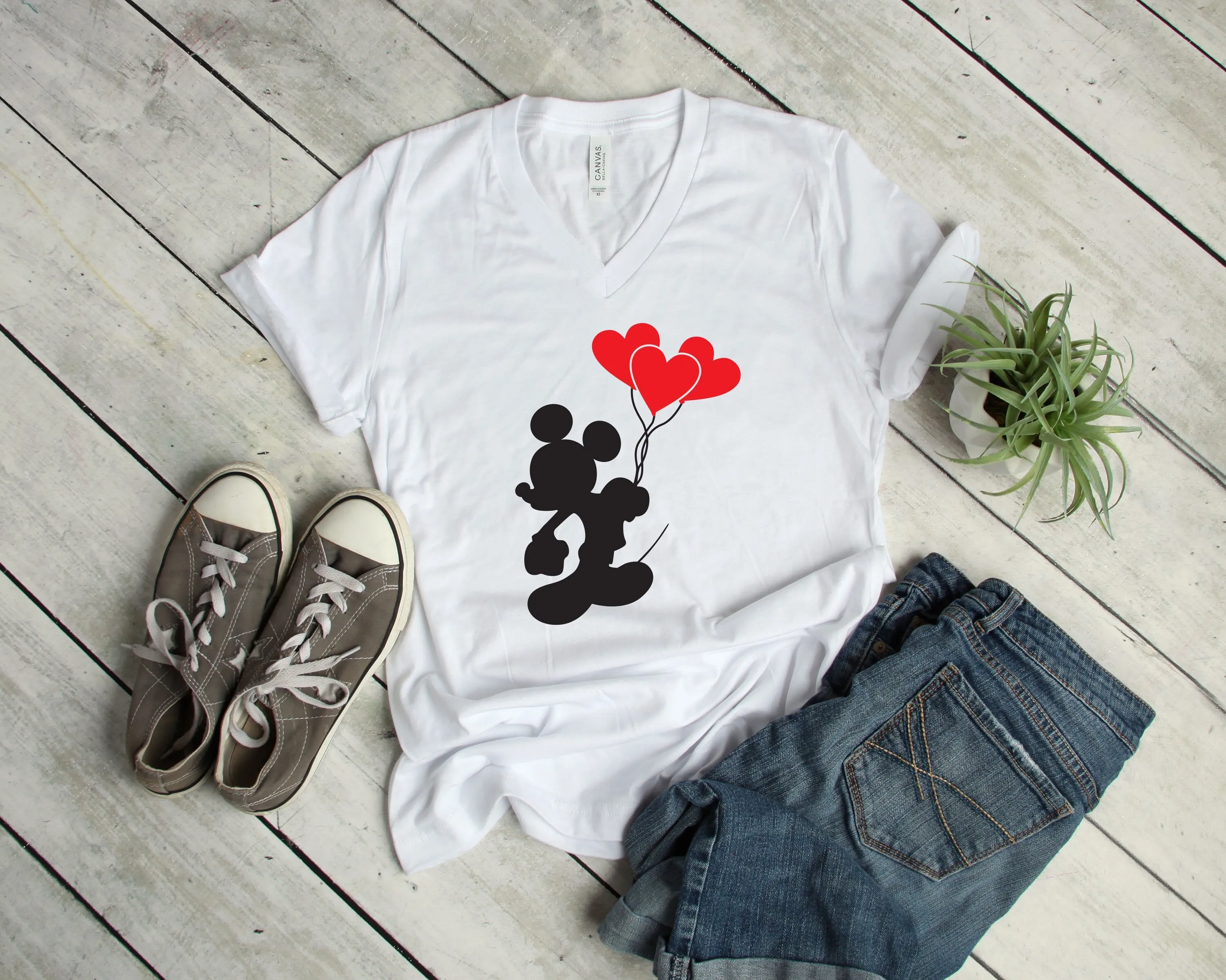 Mickey holding Heart Balloons t shirt - Disney Trip Matching Shirts - Mickey Mouse T Shirt - Mickey Valentines Day