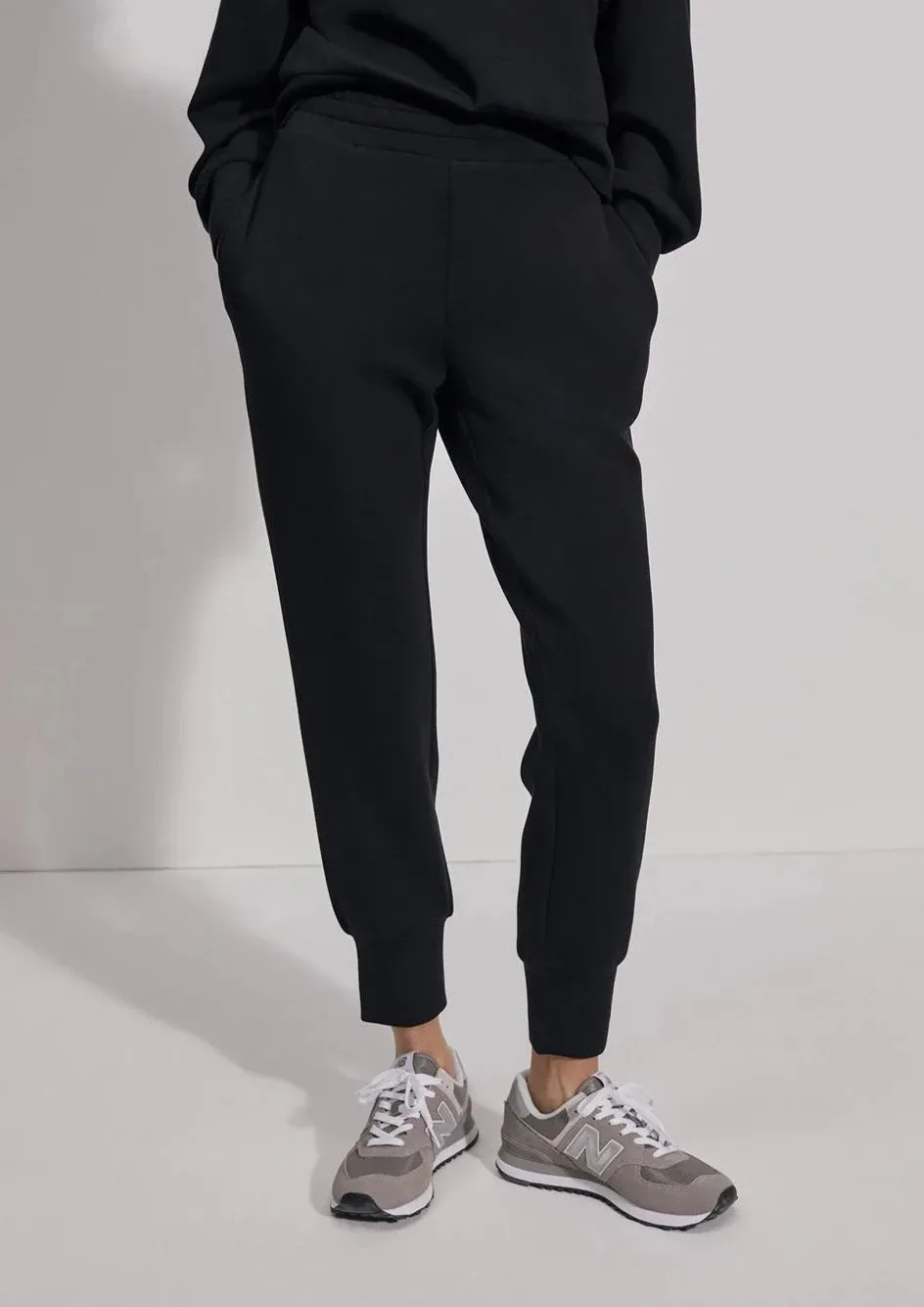 Varley: The Slim Cuff Pant - Black